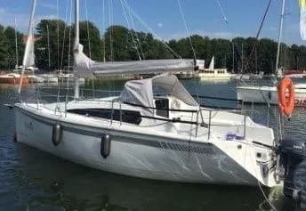Boat - Explore Gizycko on a 8.23m Rental Altra 27