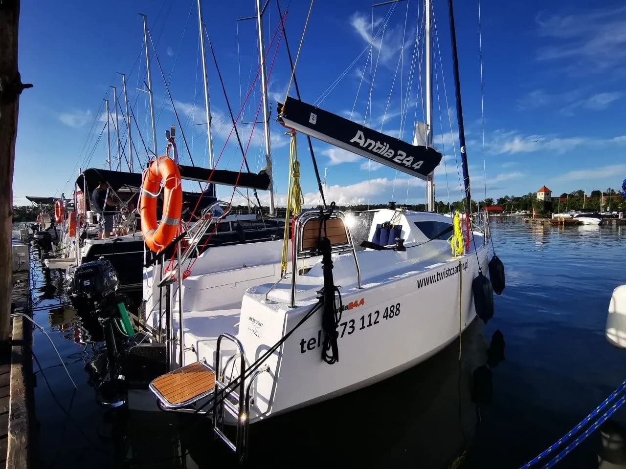 Boat - Rent a 8.2m Antila 24.4 in Rydzewo