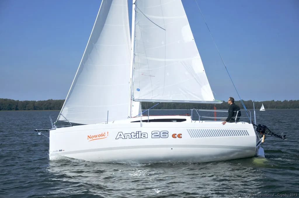 Boat - Explore Wilkasy on a 7.8m Rental Antila 26cc