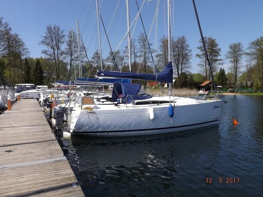 Boat - 8.24m Gizycko Sailing Yacht Hire