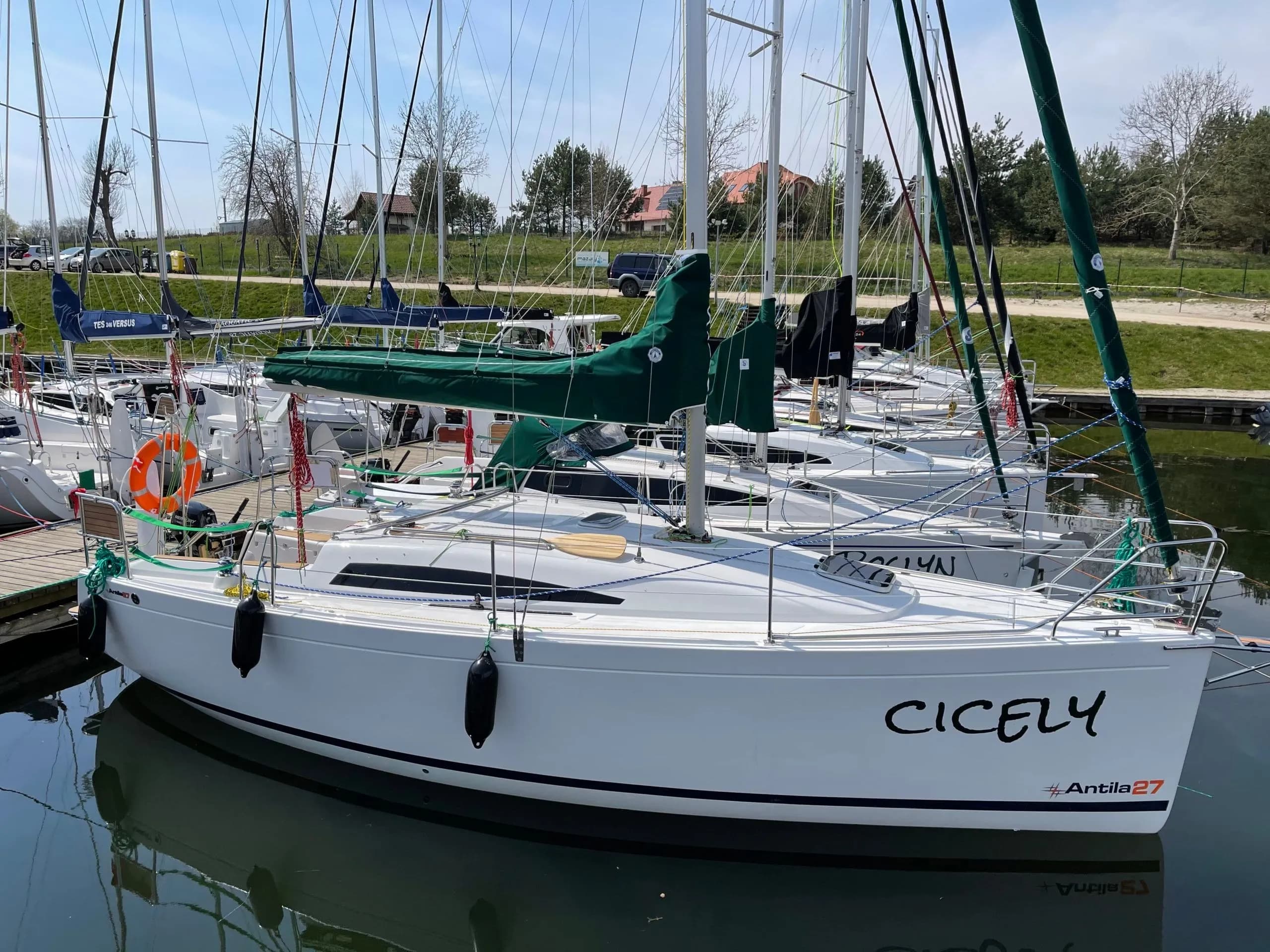 Boat - 8.85m Bogaczewo Antila 27 Sailing Yacht Hire