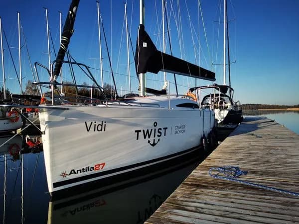 Boat - Charter a 8.85m Sailing Yacht in Rydzewo