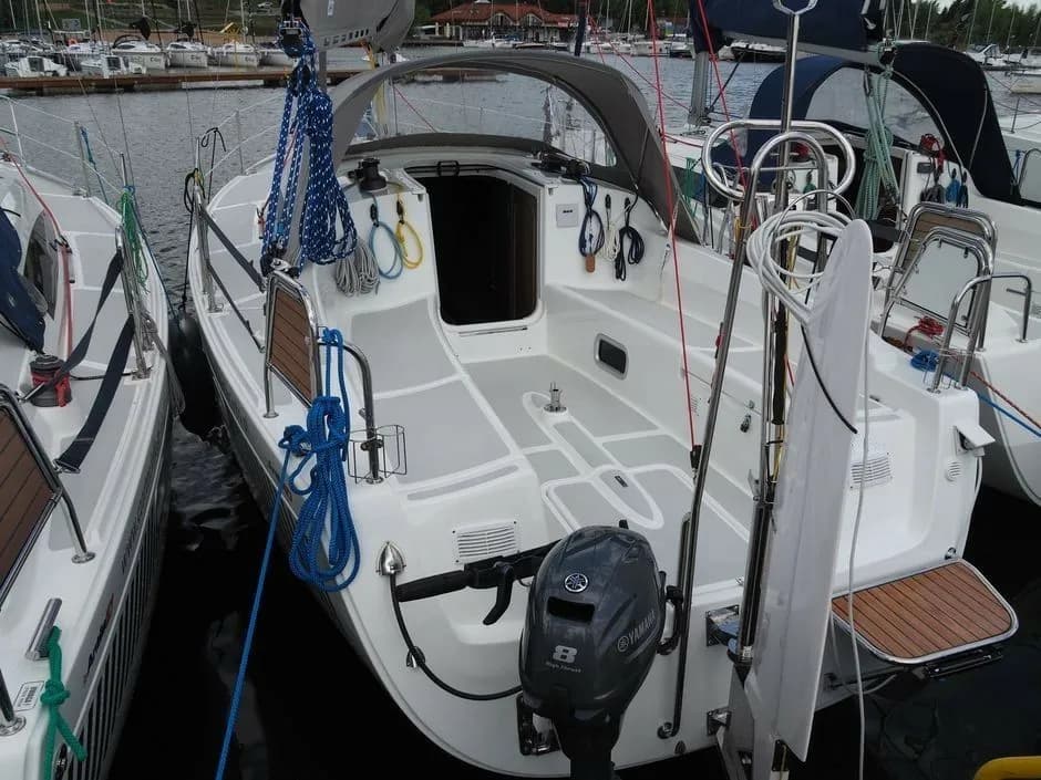 Boat - 8.24m Wilkasy 3 Cabin Sailing Yacht Hire