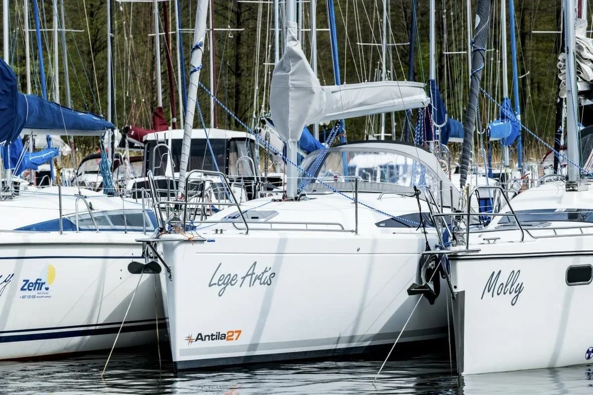 Boat - Charter a 8.85m 3 Cabin Sailing Yacht in Gizycko