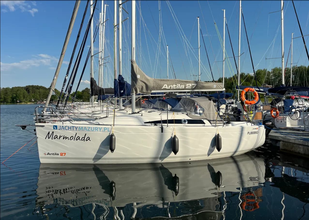Boat - Charter a 8.85m Sailing Yacht Antila 27 in Gizycko