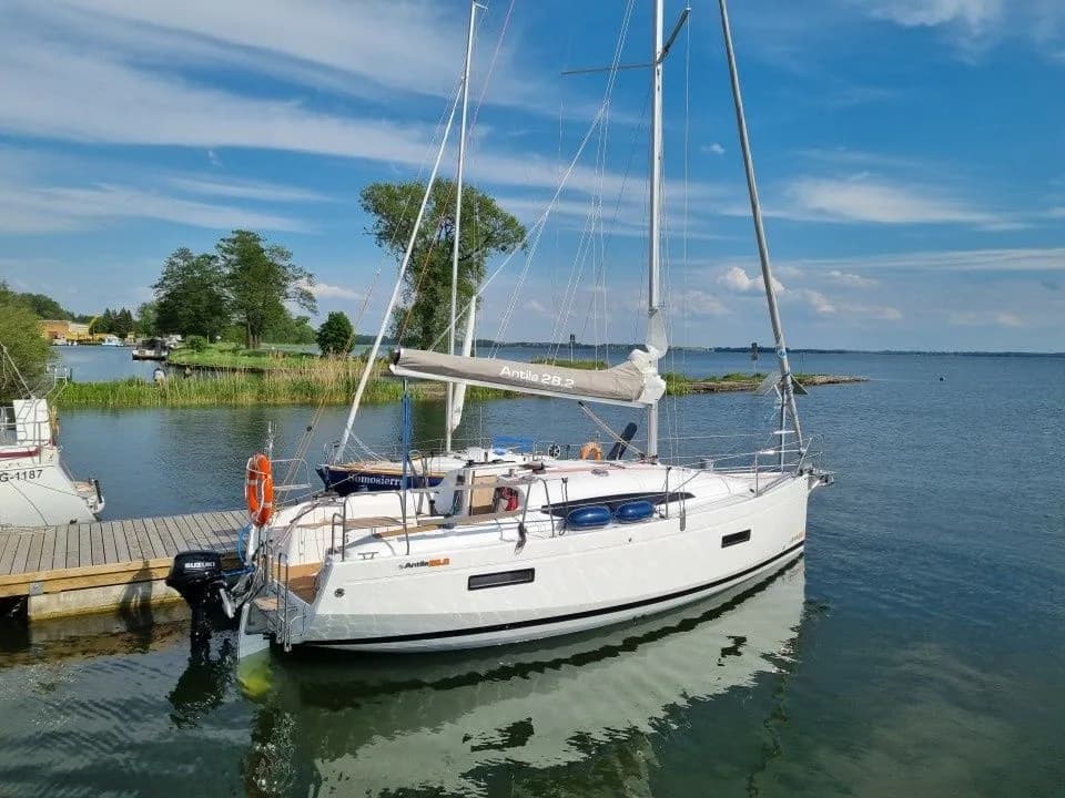 Boat - Explore Rydzewo on a 8.28m Antila 28.2 Sailing Yacht Rental