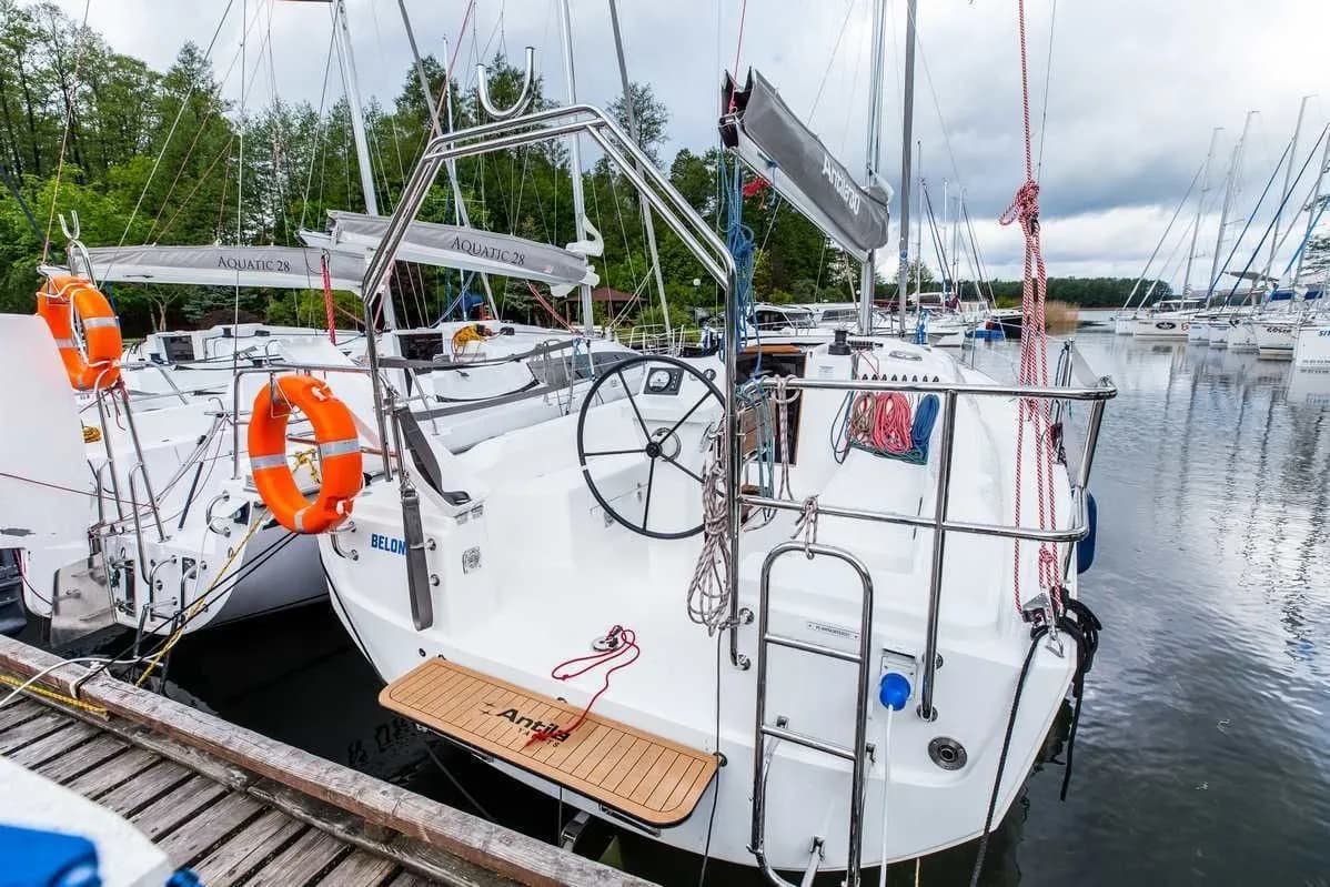 Boat - Rent a 9.45m Sailing Yacht Antila 30 in Piekna Gora