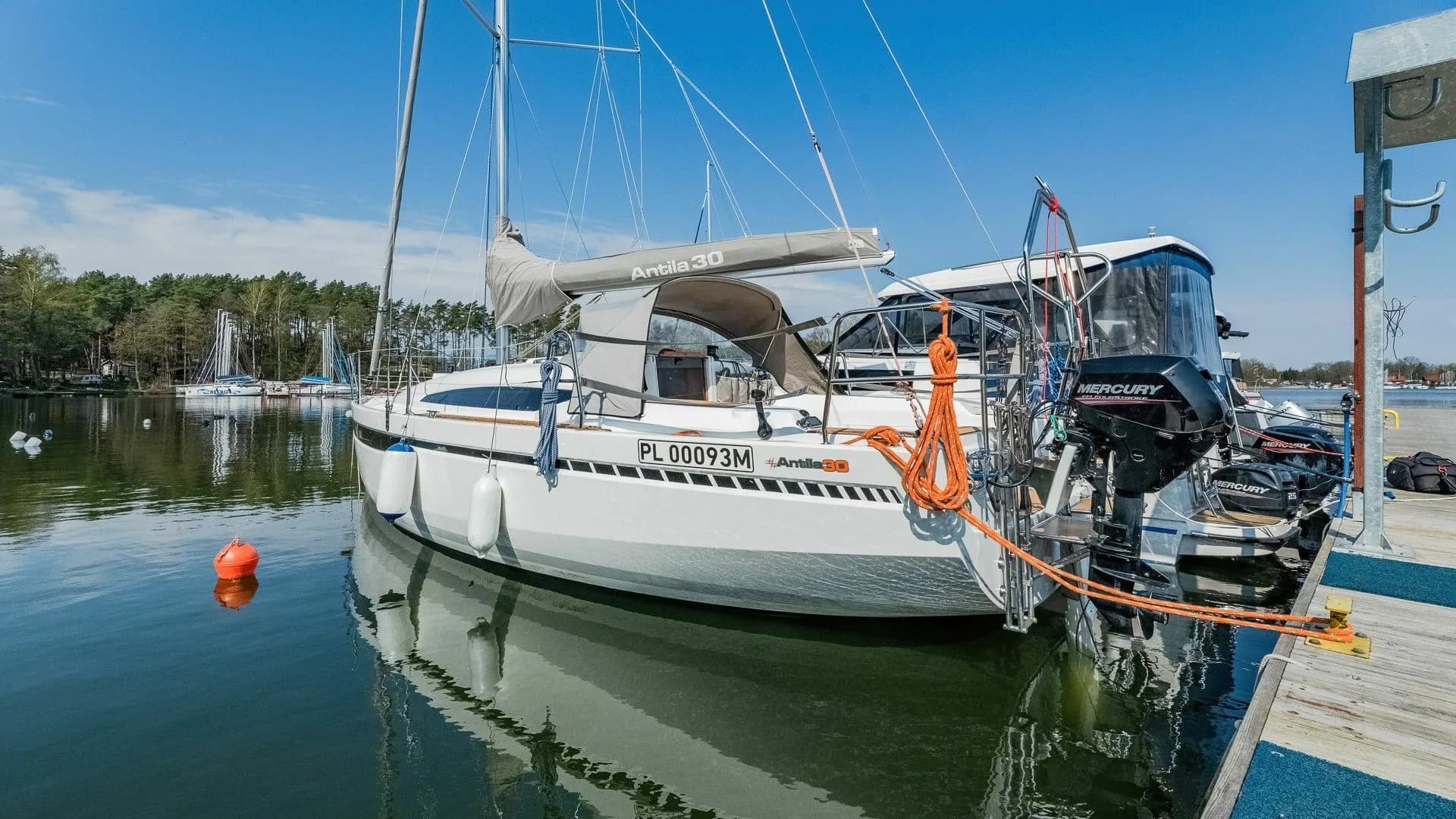 Boat - Explore Wilkasy on a 8.85m 3 Cabin Sailing Yacht Rental