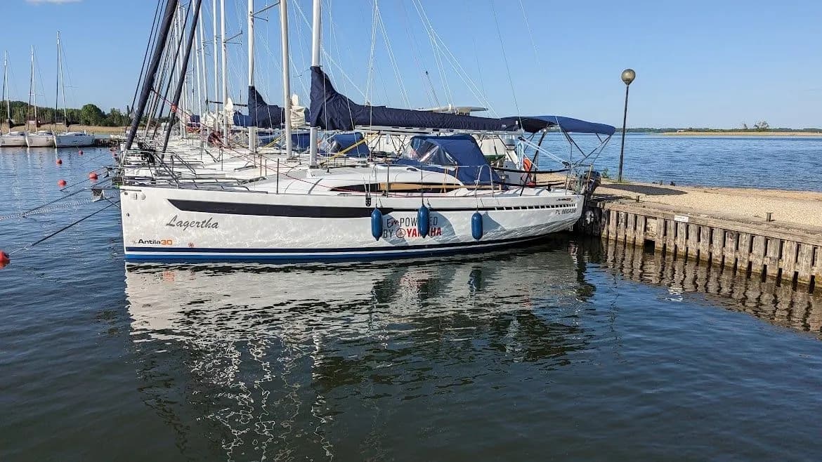 Boat - Explore Wilkasy on a 9.45m Rental Sailing Yacht Antila 30