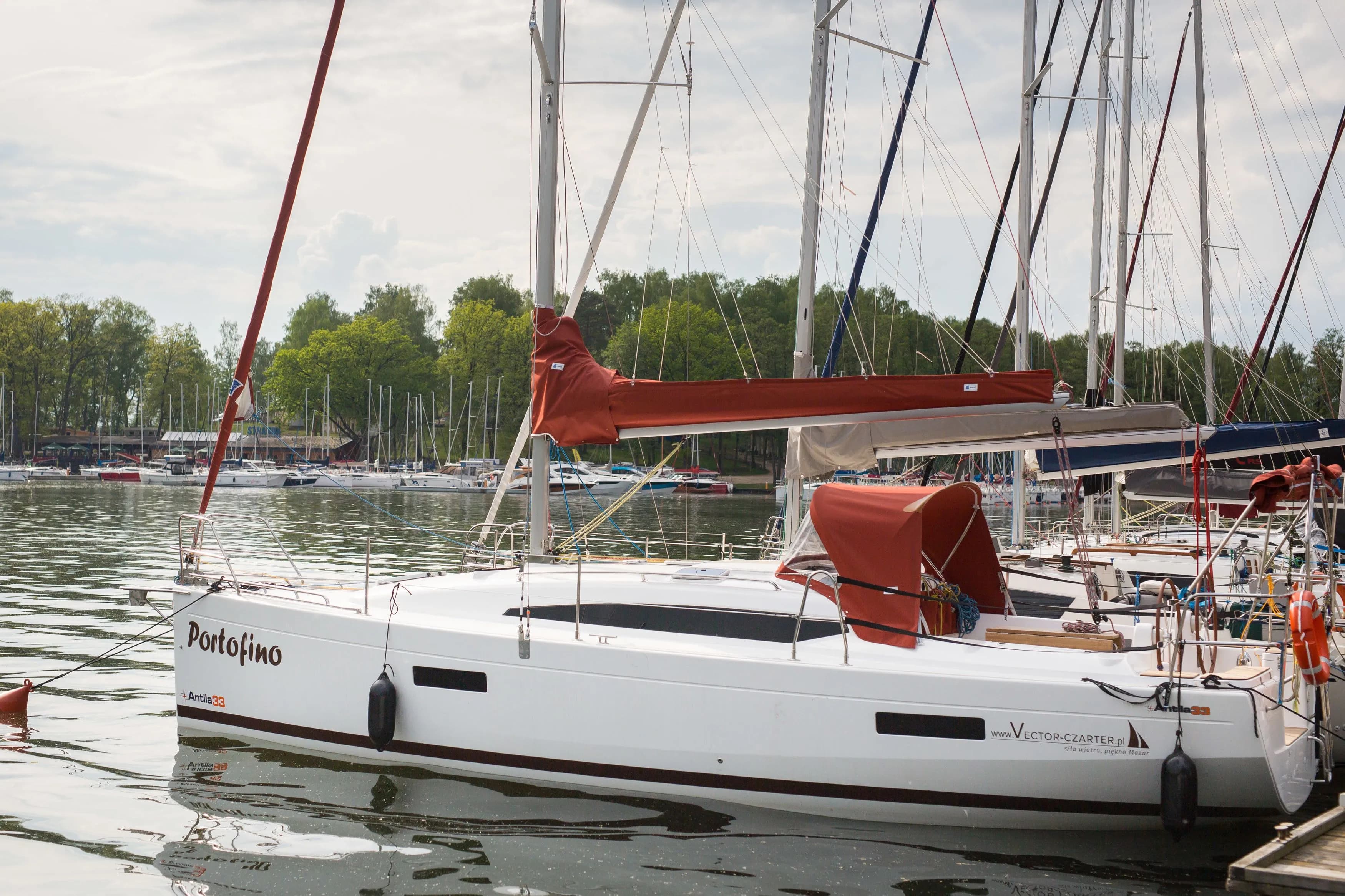 Boat - Explore Gizycko on a 10m Rental Sailing Yacht