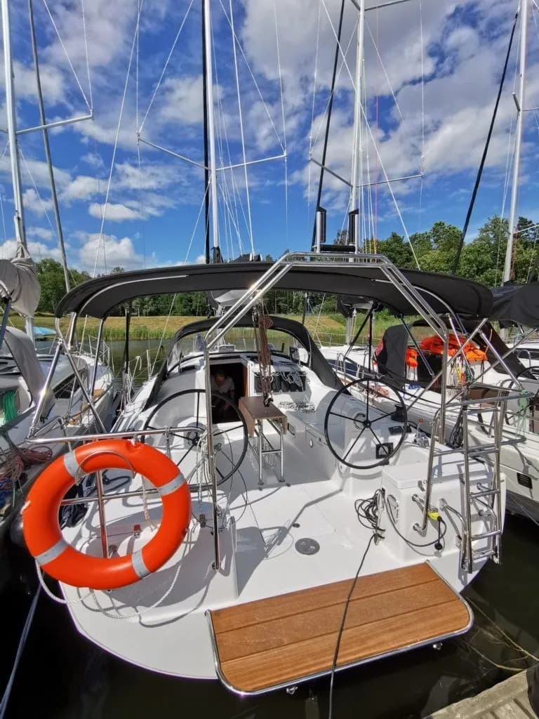 Boat - Explore Bogaczewo on a 9.99m Rental Sailing Yacht