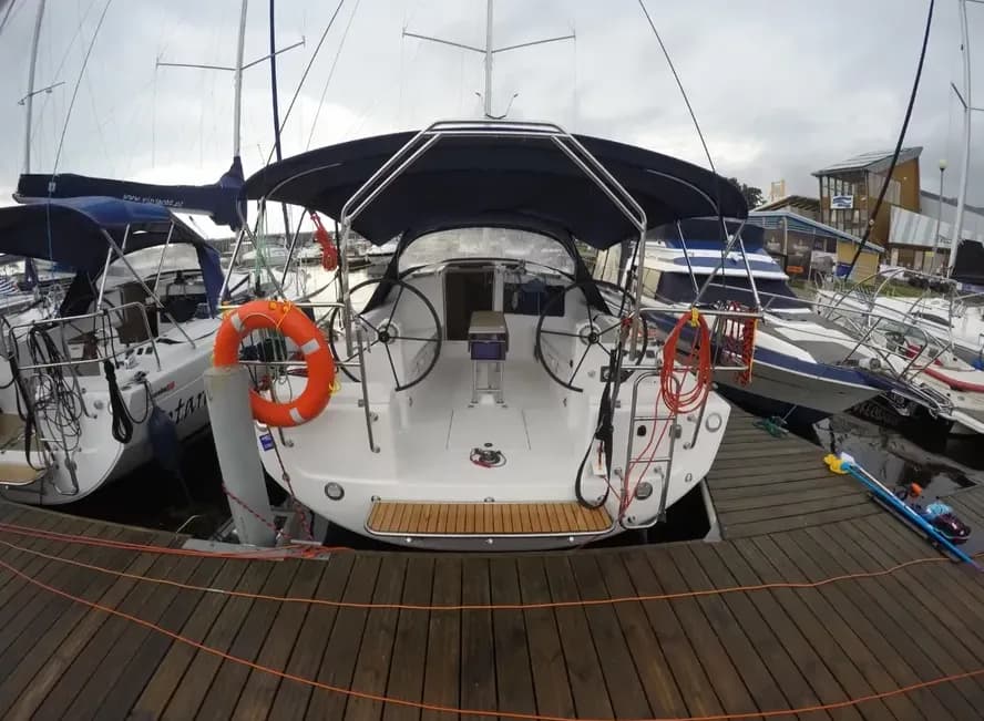 Boat - Charter a 9.99m Sailing Yacht Antila 33.3 in Gizycko