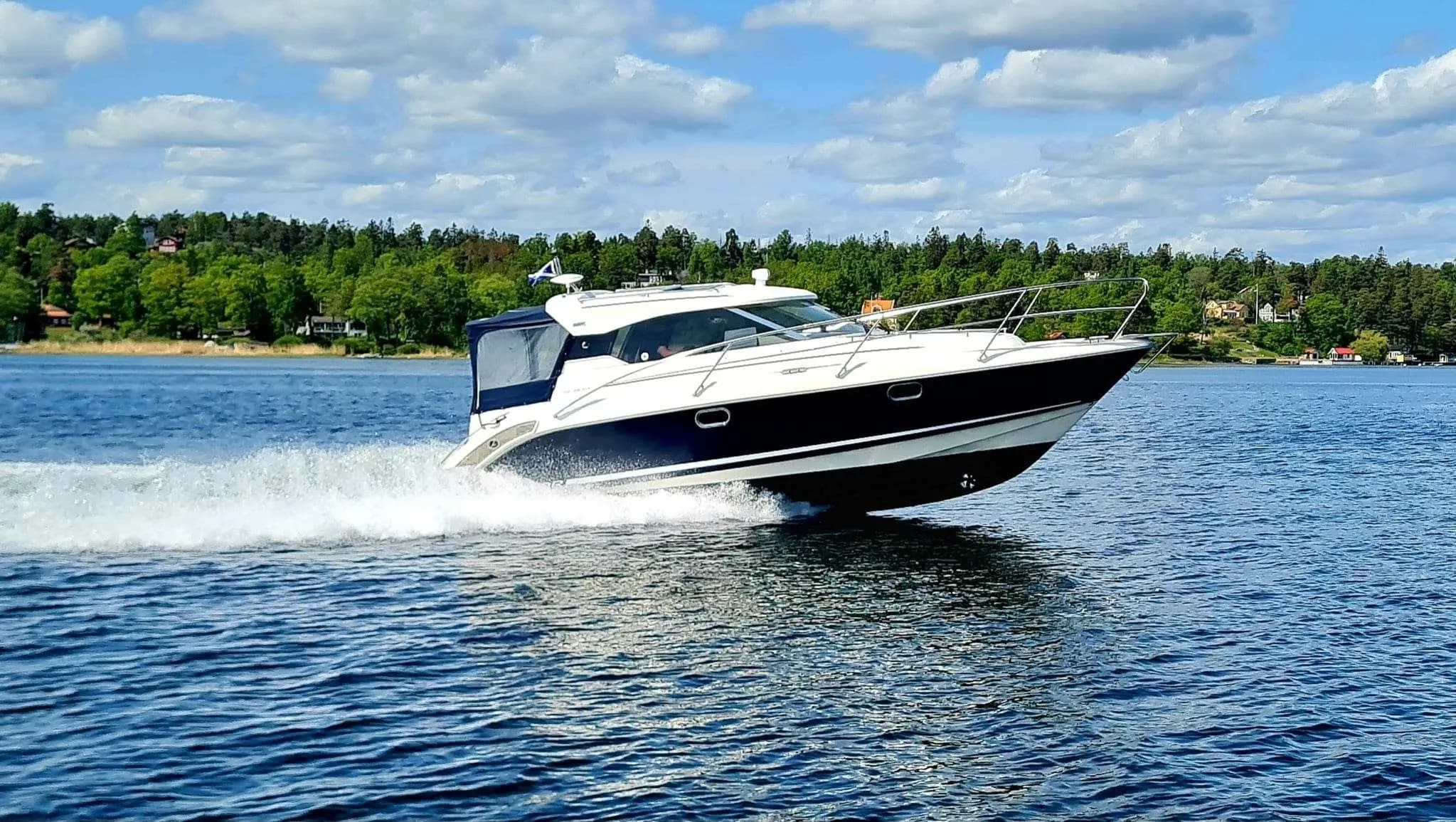 Tekne - Stockholm 8.5m Kiralık 2 Kabinli Motoryat