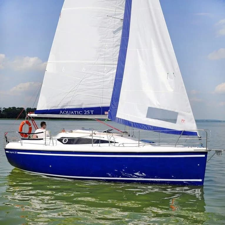 Boat - Explore Piekna Gora on a 7.49m 2 Cabin Sailing Yacht Rental