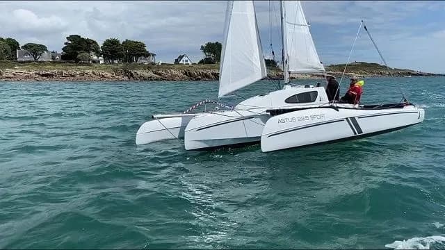 Boat - 6.9m La Trinite-sur-Mer Astus 22.5 Hire