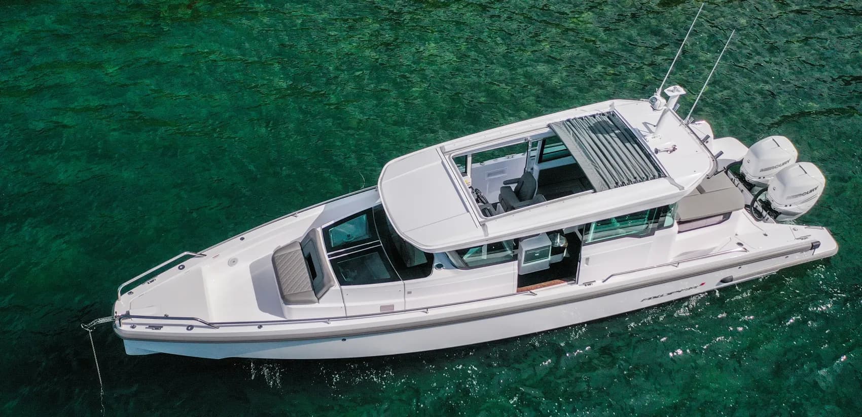 Boat - Rent a 11.5m Motor Yacht in Nice