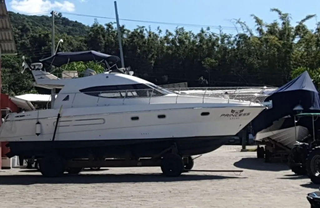 Boat - Charter a 12.24m Azimut 40 in Trapiche de Canasvieiras