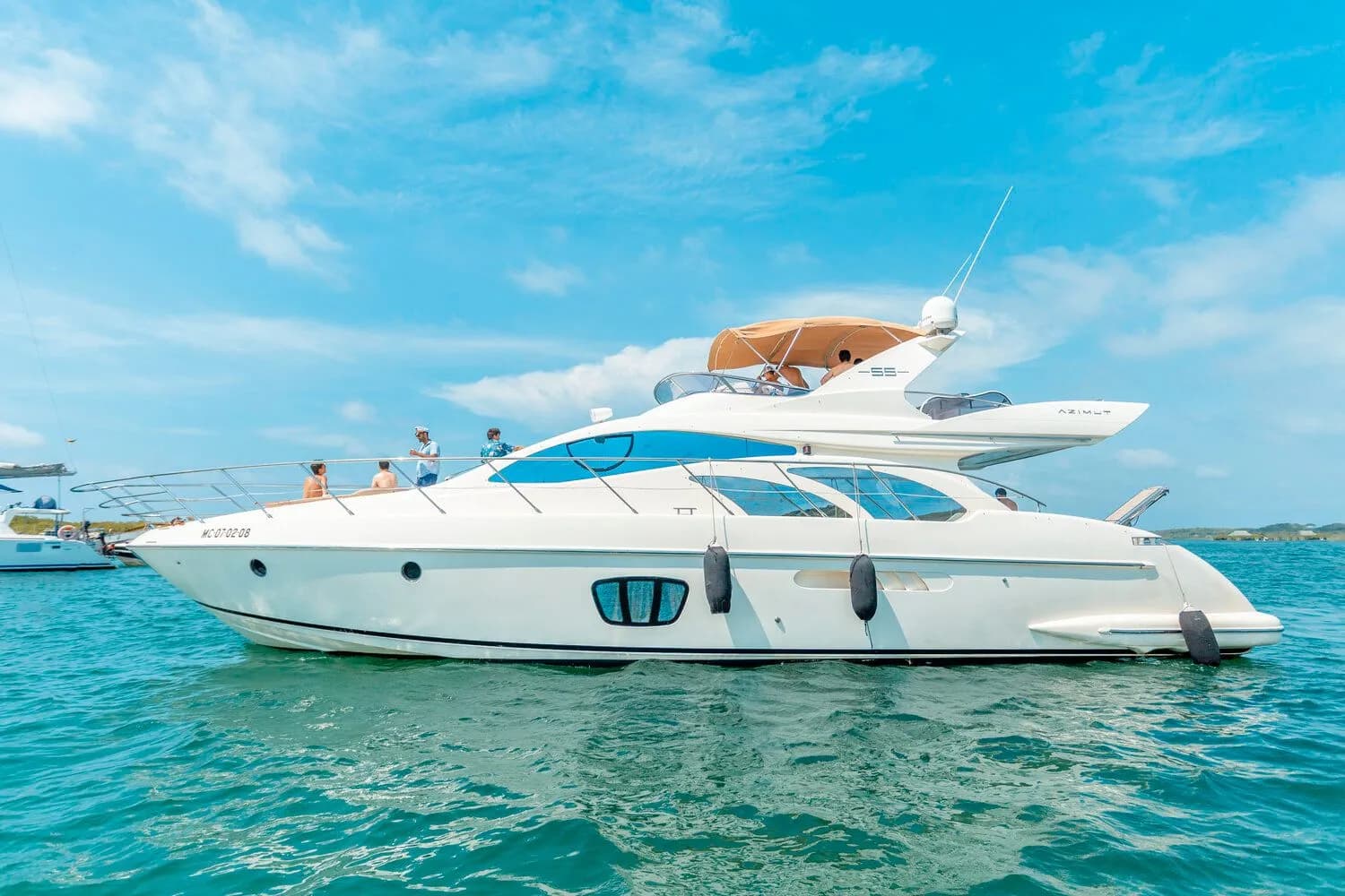 Boat - Explore Cartagena de Indias on a 17.51m 3 Cabin Motor Yacht Rental