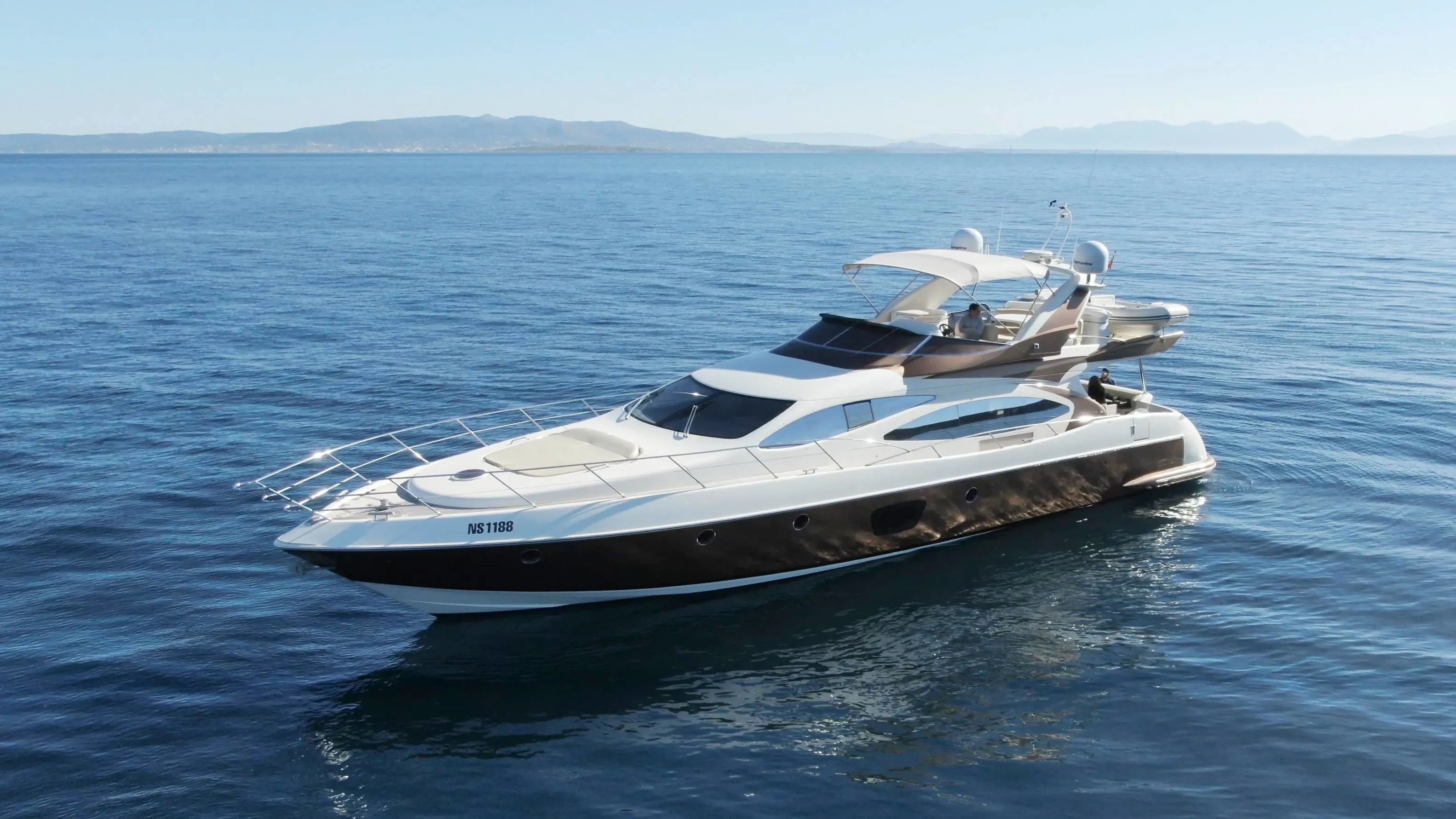 Tekne - Atina Kiralık Azimut 68 21.6m Motoryat