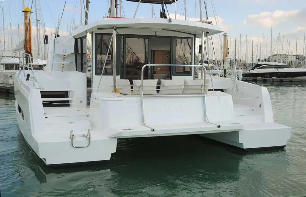 Boot - Explore Preveza on a 12.37m Rental Catamaran
