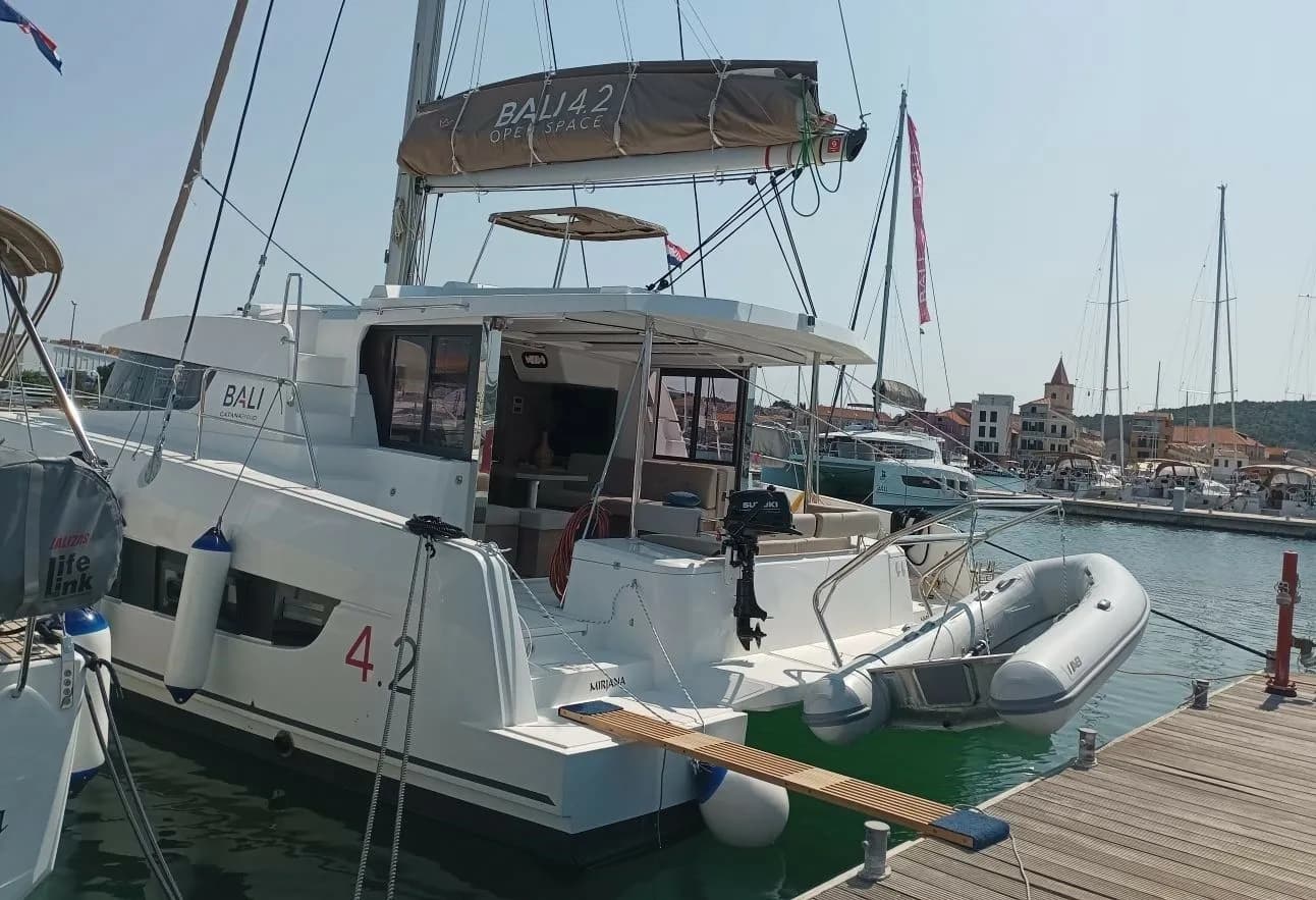 Tekne - Pirovac Kiralık 12.85m Tekne