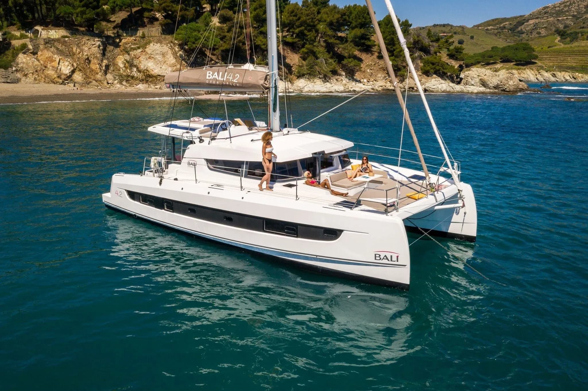 Boat - 12.85m Palm Cay 4 Cabin Catamaran Hire