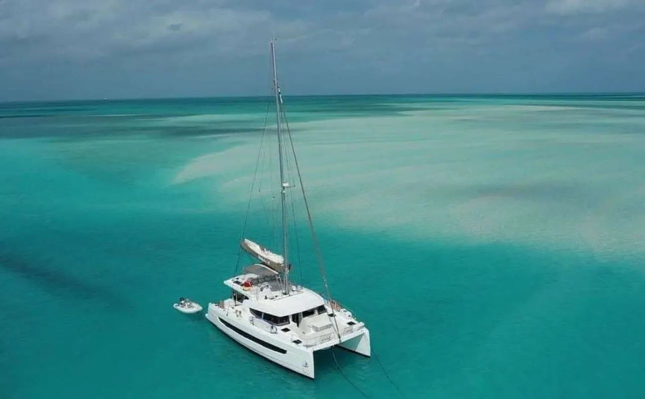 Boat - 14.86m Palm Cay Boat Hire