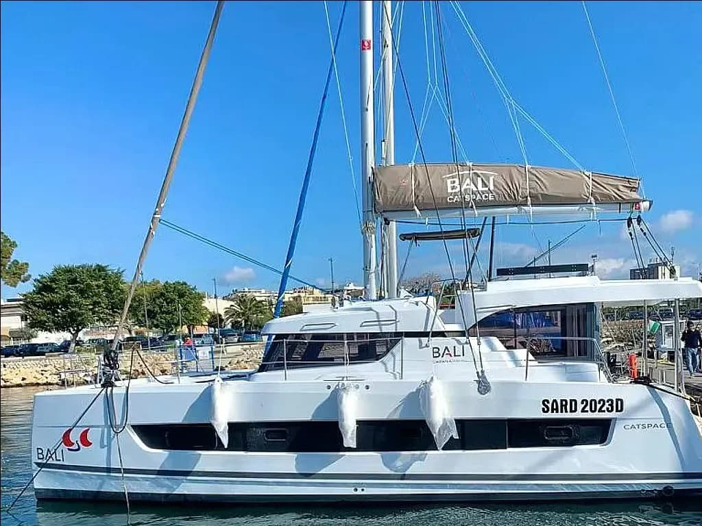 Лодка - Взять в чартер 11.71м Bali Catspace катамаран в Гольфо Аранчи