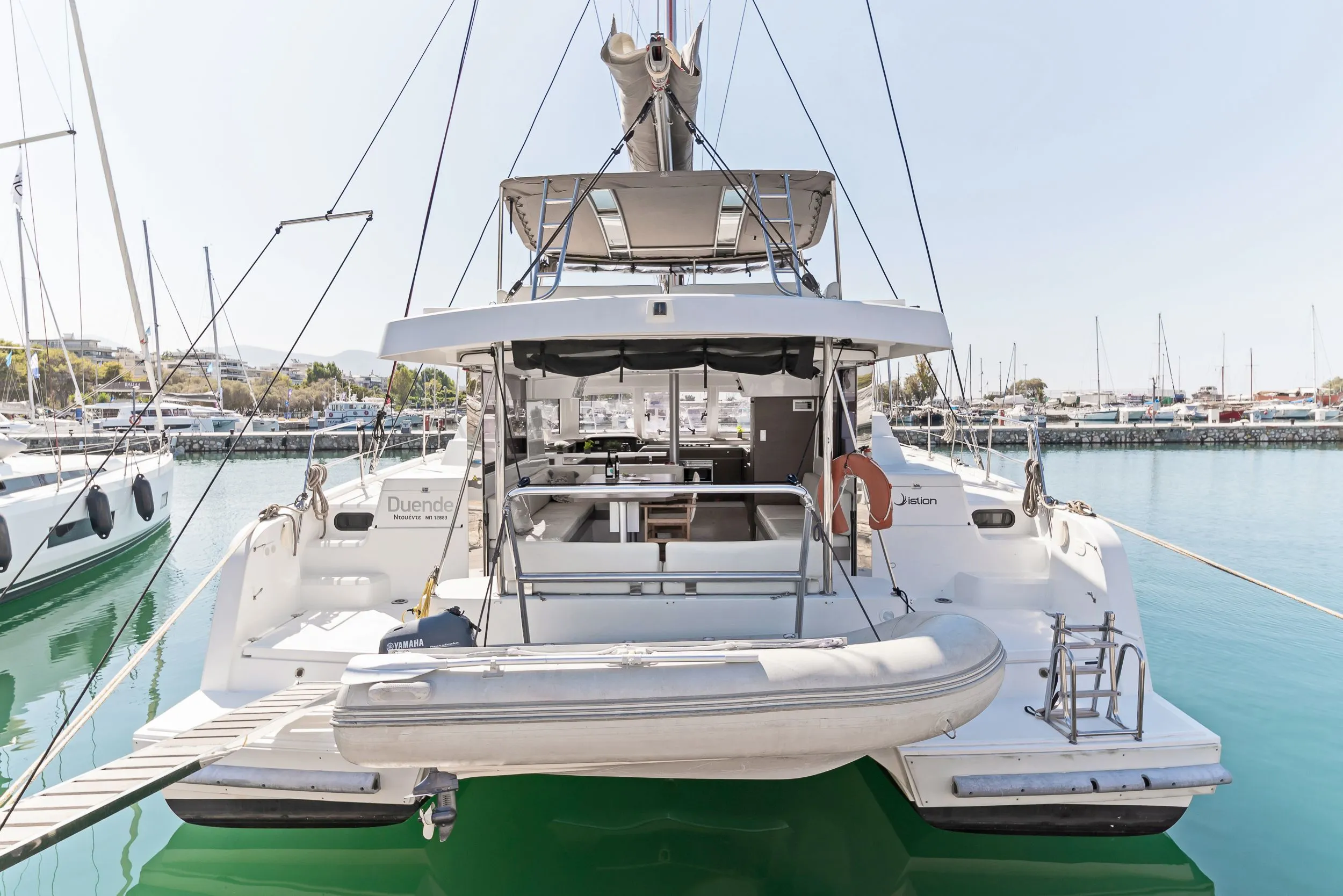 Boot - 12.33m Athens Boat Hire