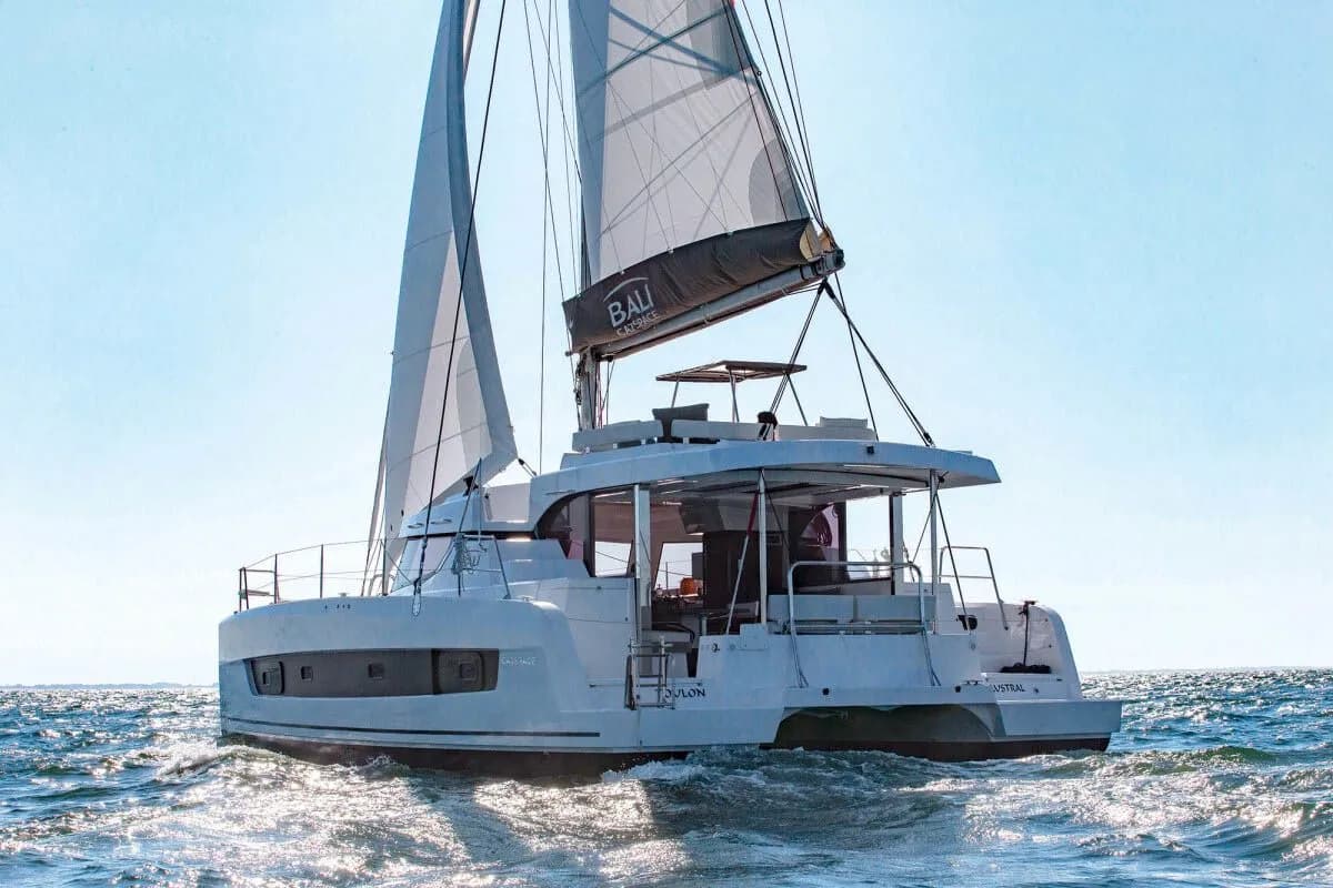 Boat - Charter a 12.31m 4 Cabin Catamaran in Marsh Harbour