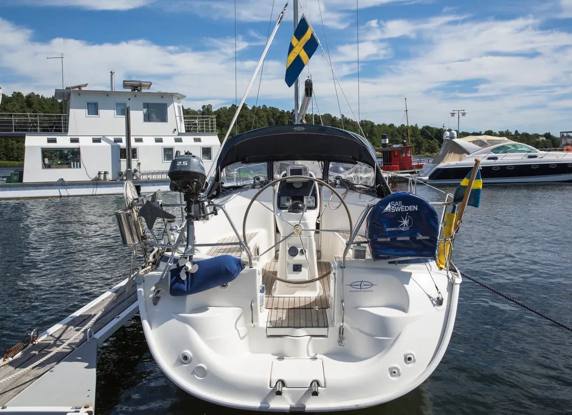 Boat - Explore Stockholm on a 9.45m Rental Sailing Yacht Bavaria 30 Cruiser
