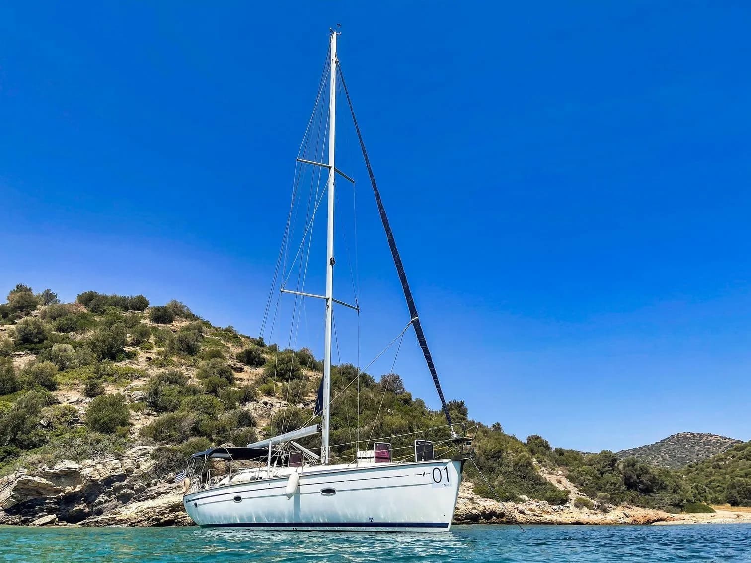 Boat - 13.99m Athens Bavaria 47 Cruiser Hire