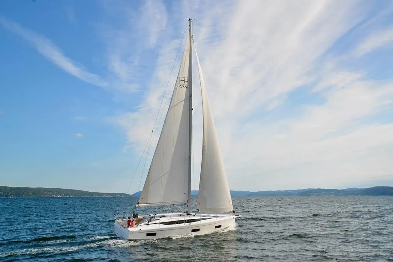 Tekne - Biograd na Moru 12.38m Kiralık Bavaria C42 Yelkenli Yat