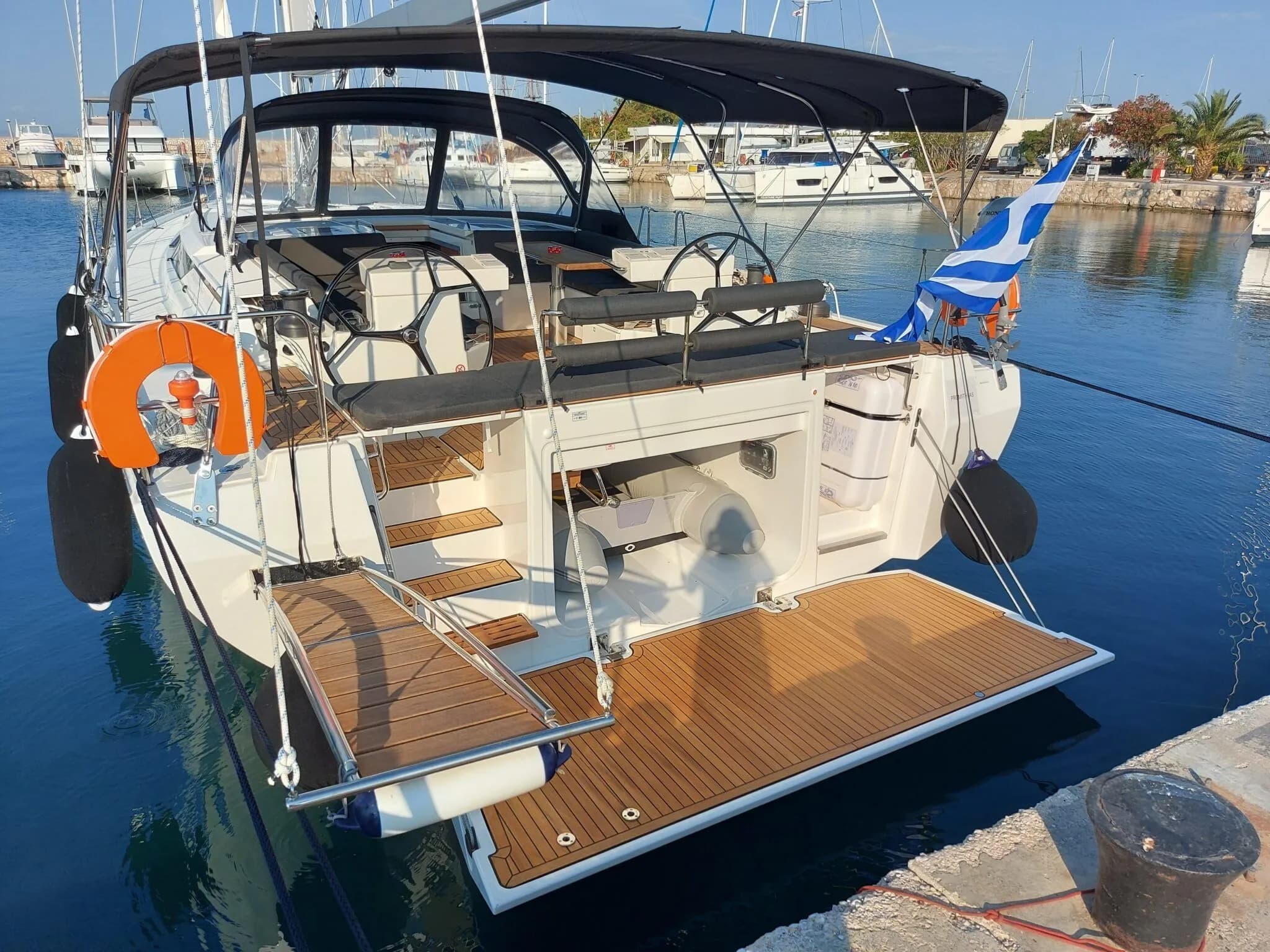Boat - Charter a 16.73m Bavaria C57 Sailing Yacht in Athens