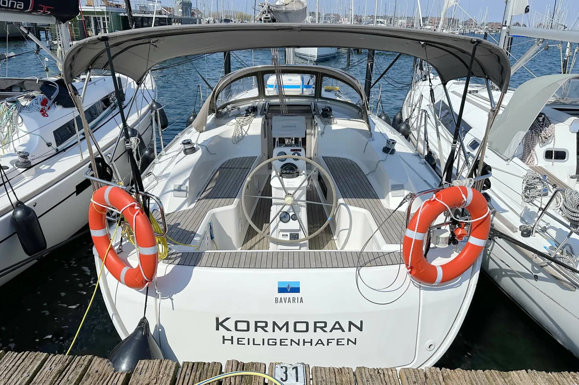 Boat - Explore Heiligenhafen on a 9.99m Rental Bavaria Cruiser 33