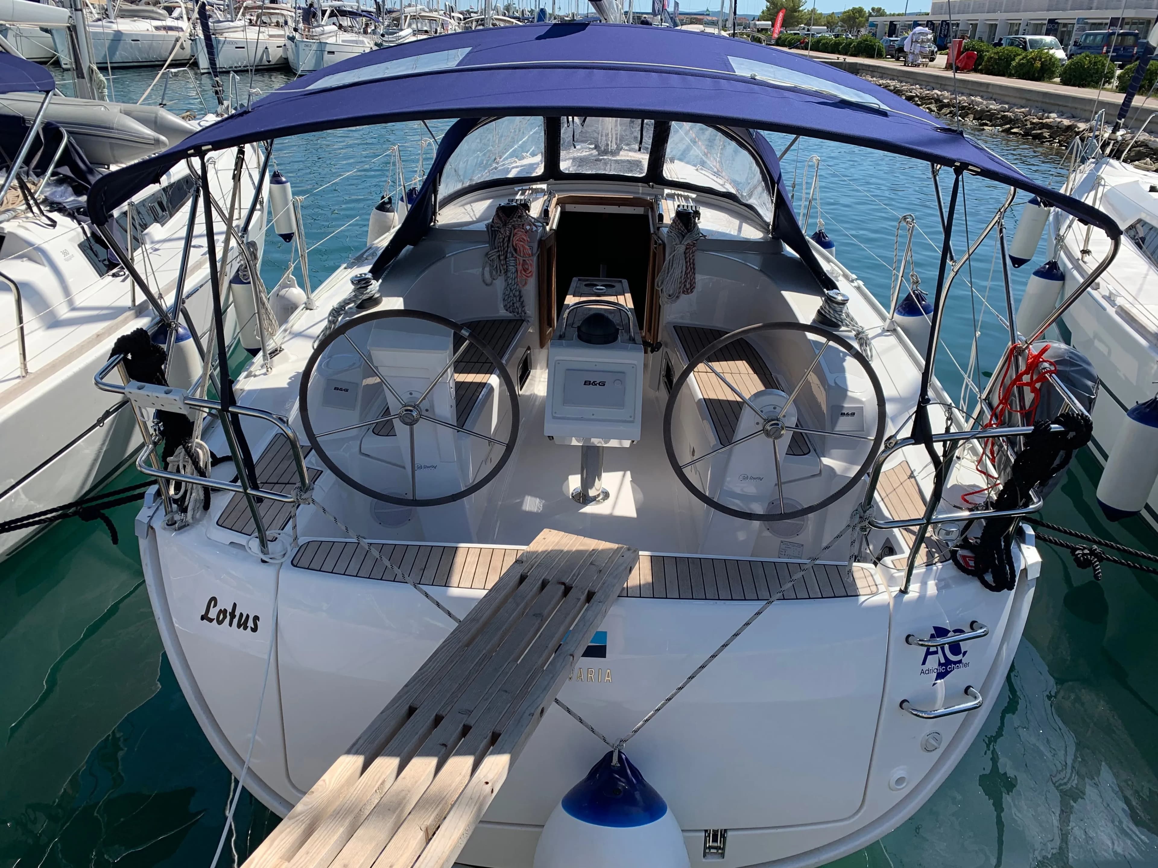 Boat - 9.99m Sukosan 3 Cabin Sailing Yacht Hire