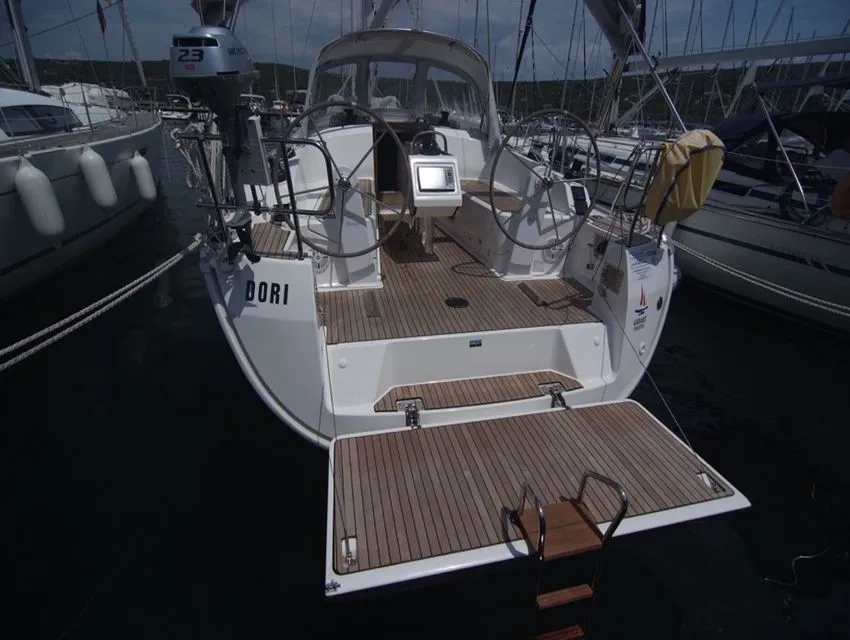 Boat - Explore Punat on a 11.3m Rental Bavaria Cruiser 37