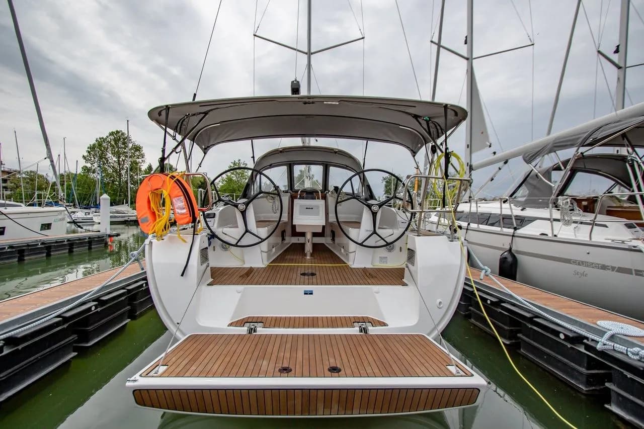 Tekne - Trogir 11.3m Kiralık Yelkenli Yat Bavaria Cruiser 37