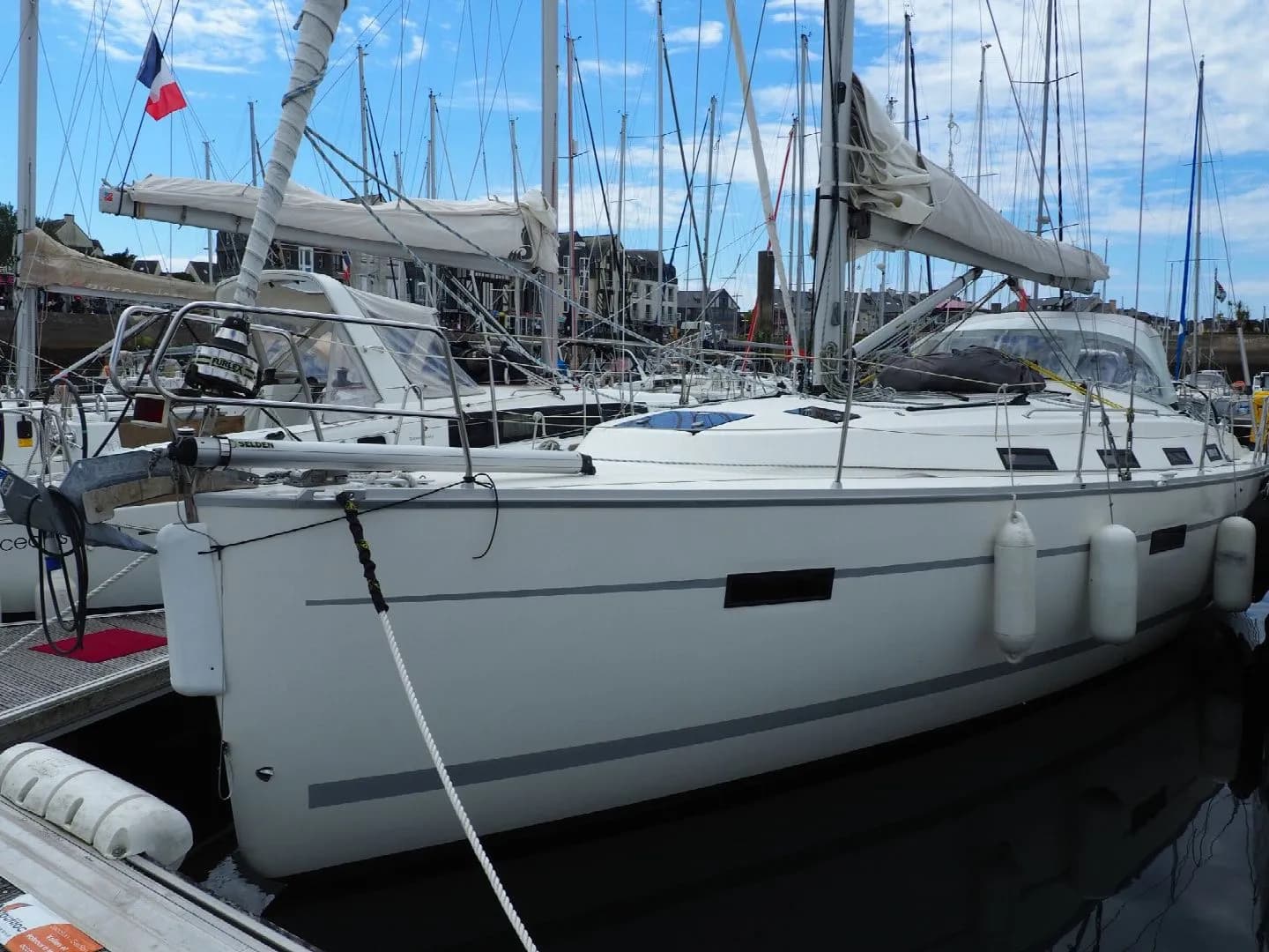 Boat - Rent a 11.9m Sailing Yacht Bavaria Cruiser 40 in Arzon