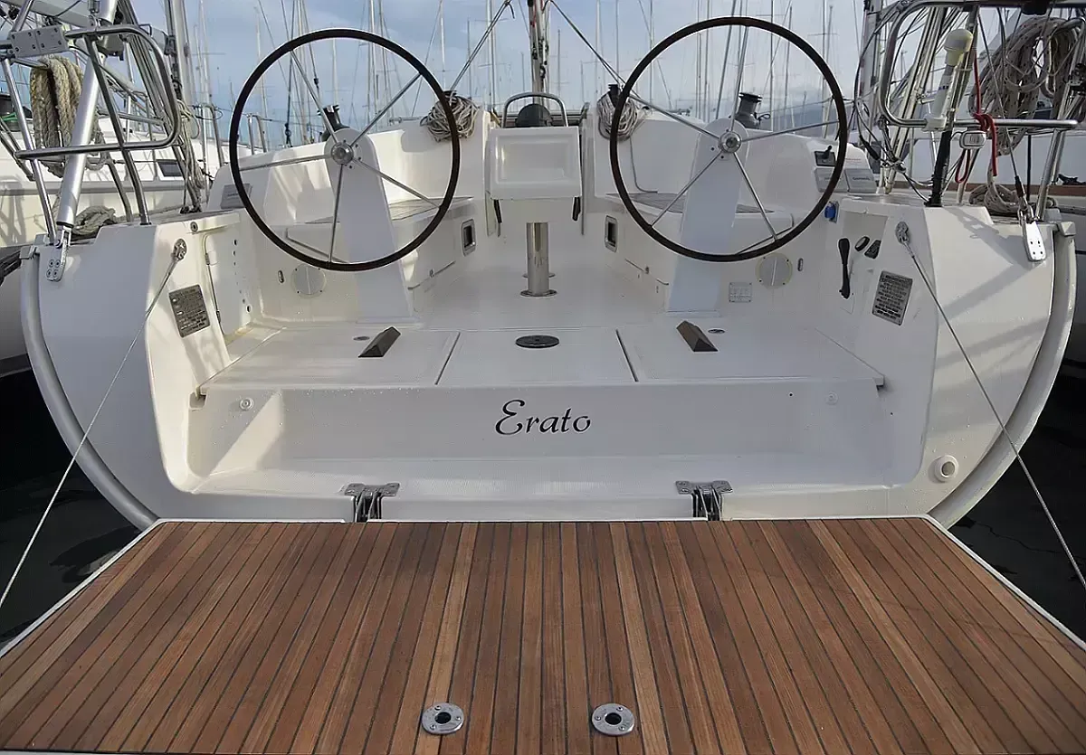 Boat - 12.35m Athens Bavaria Cruiser 41 Sailing Yacht Hire