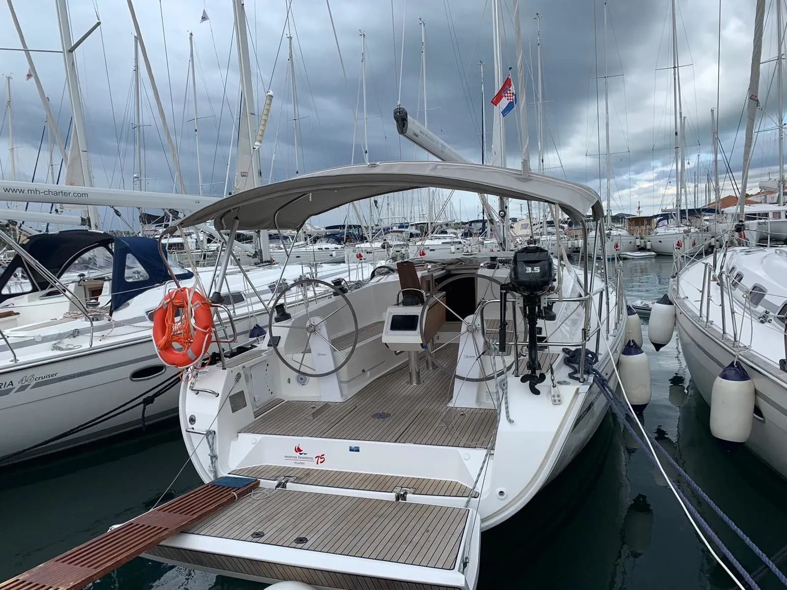 Boat - Charter a 12.35m Sailing Yacht in Murter