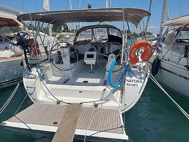 Boot - Explore Gouvia on a 12.35m Rental Boat