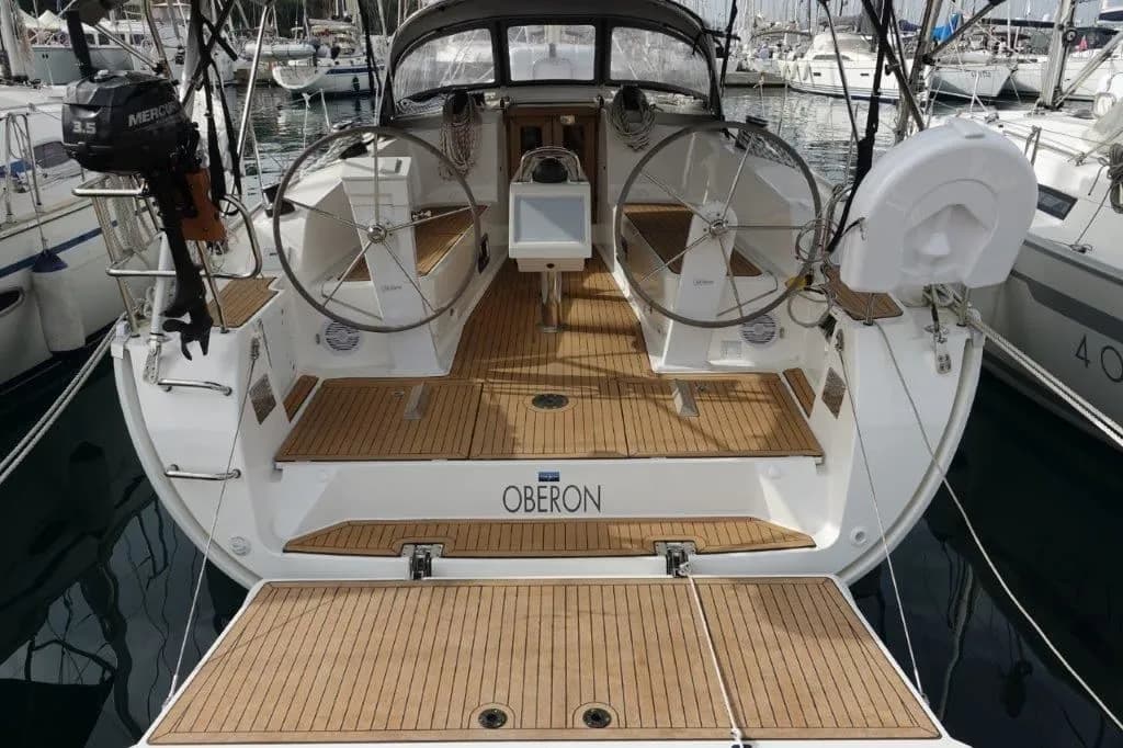 Лодка - Взять в чартер 11.99м парусная яхта Bavaria Cruiser 41 в Порто-Ротондо