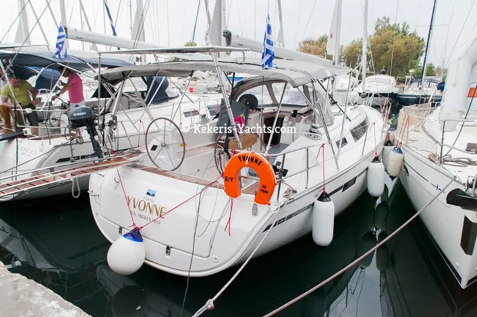 Boat - Explore Athens on a 12.35m Rental Sailing Yacht Bavaria Cruiser 41