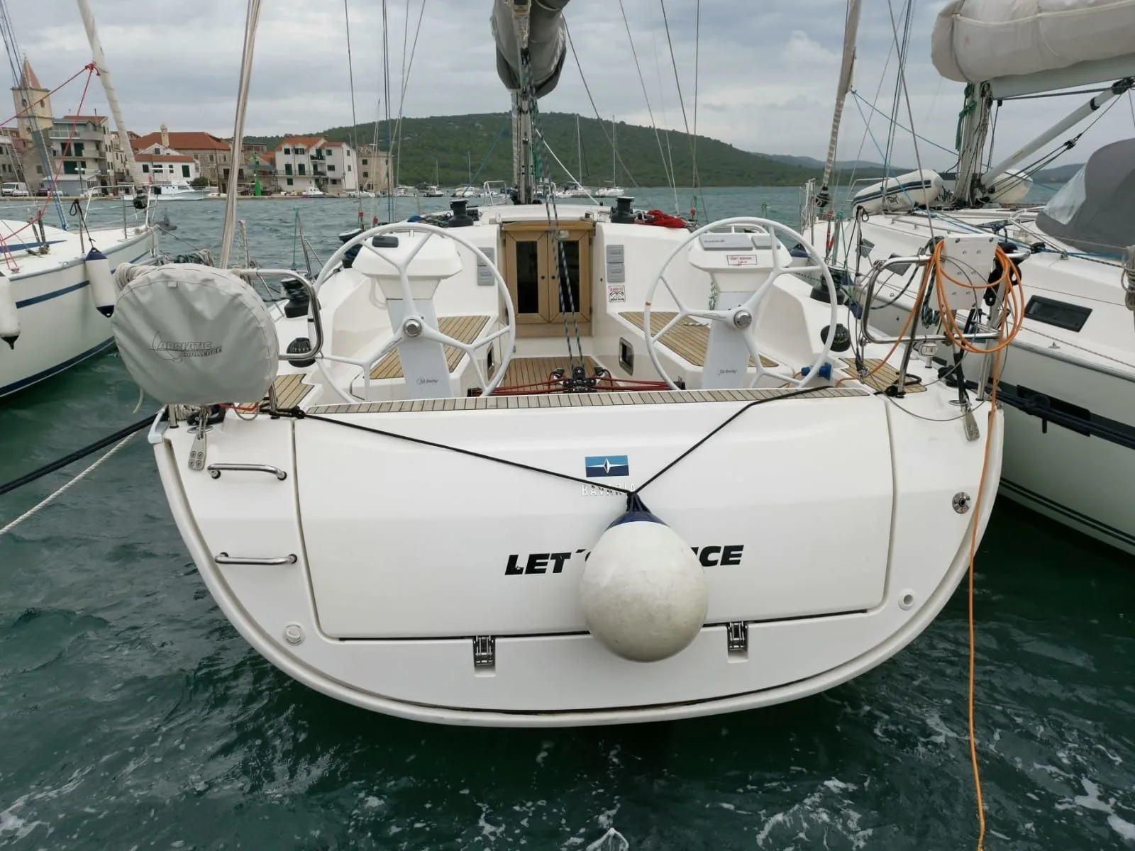 Tekne - Pirovac 12.35m Kiralık Bavaria Cruiser 41S Yelkenli Yat