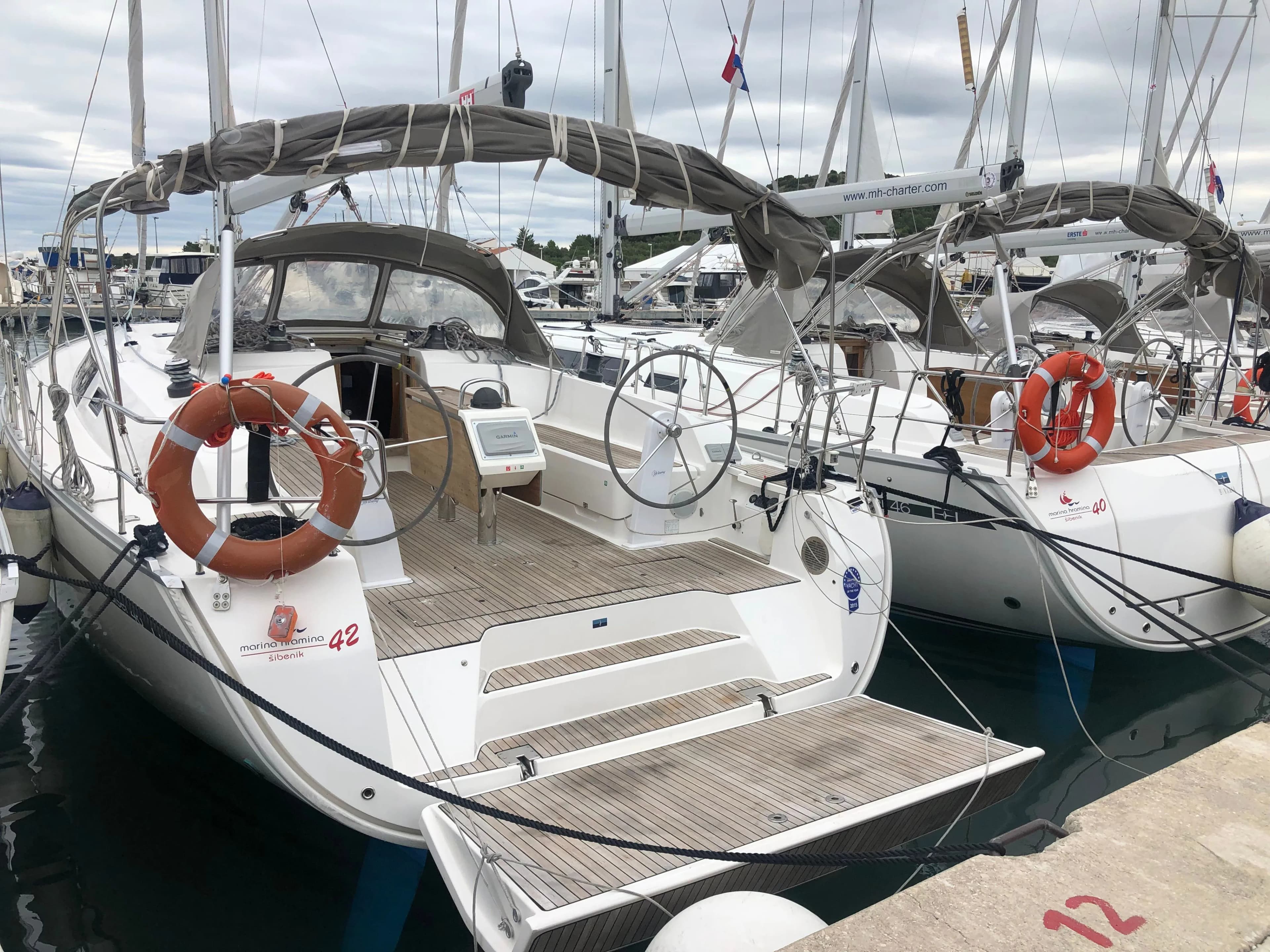 Boat - Explore Murter on a 14.27m Rental Boat