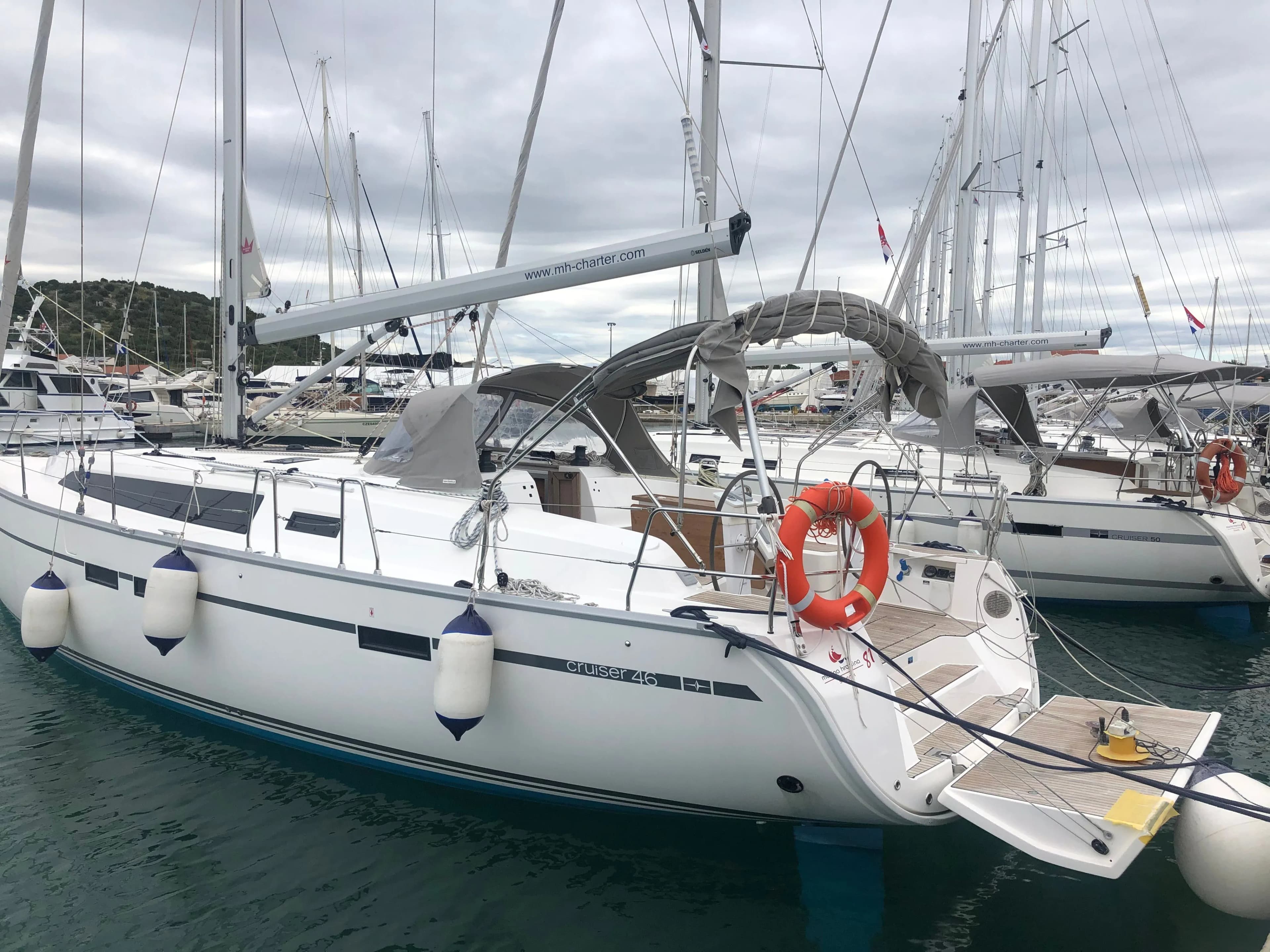 Boat - Explore Murter on a 14.27m Rental Bavaria Cruiser 46