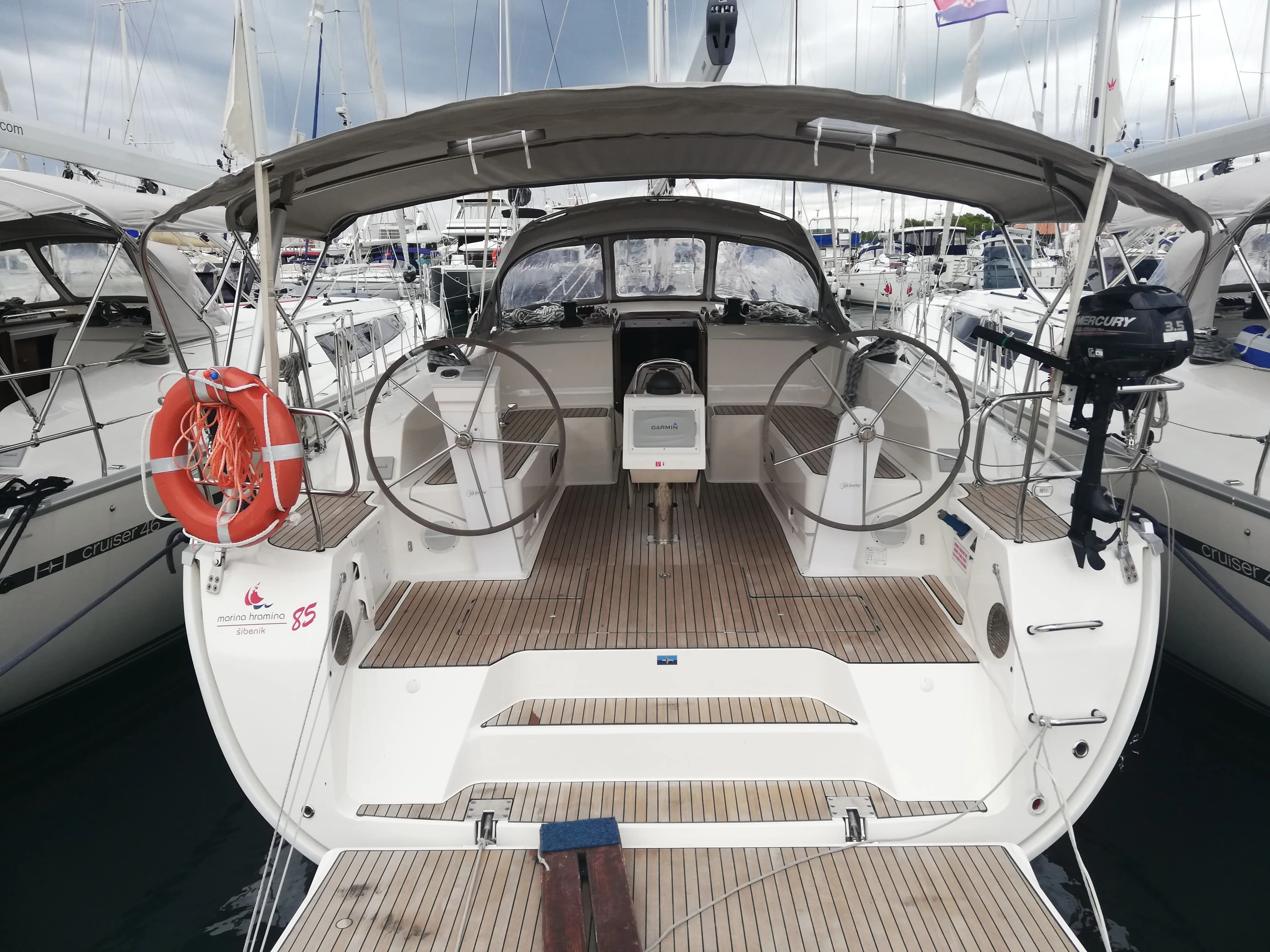 Boat - Charter a 14.27m Bavaria Cruiser 46 in Murter