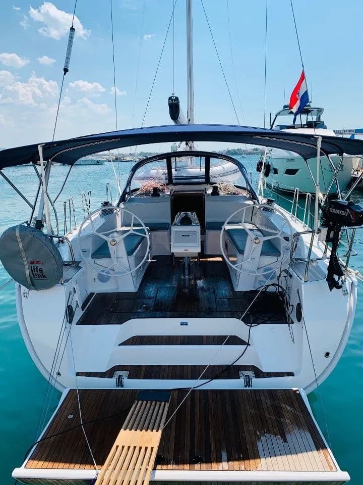 Boat - Rent a 14.27m Bavaria Cruiser 46 in Sukosan