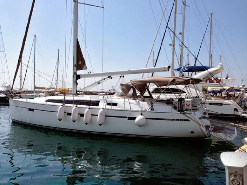Boat - Charter a 14.27m Boat in Athens